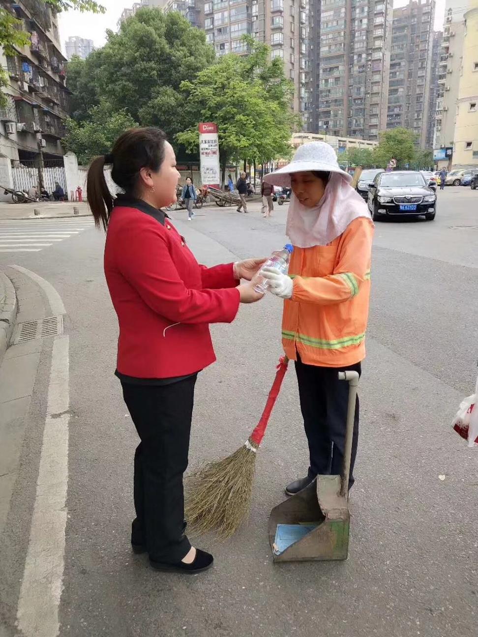 06524497642EDEA32E7B3EDE24F847E6